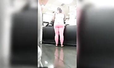 POV Candid Plus-Size Ebony MILF in Spandex VPL
