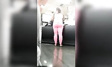 POV Candid Plus-Size Ebony MILF in Spandex VPL