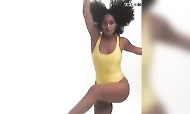 Traci Ellis Ross Shows Off Her Hot Skinny Body
