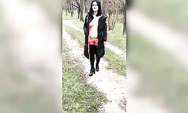Vikkie Sexy's Outdoor Adventure: Stunning Blonde Babe Gets Fucked In The Forest