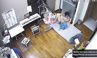 Singaporean Amateur Sends Nudes and Masturbates for Boyfriend