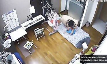 Singaporean Amateur Sends Nudes and Masturbates for Boyfriend