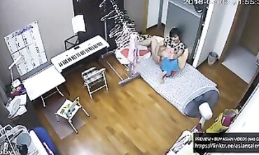 Singaporean Amateur Sends Nudes and Masturbates for Boyfriend