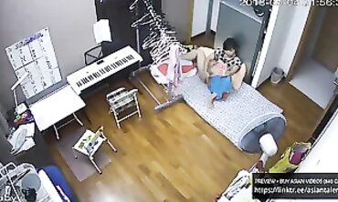 Singaporean Amateur Sends Nudes and Masturbates for Boyfriend
