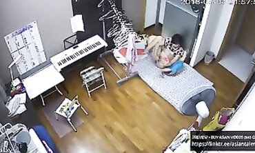 Singaporean Amateur Sends Nudes and Masturbates for Boyfriend