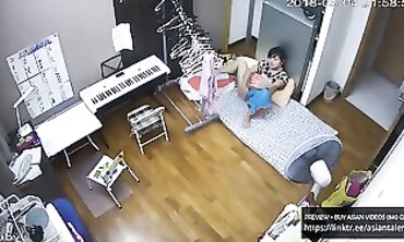Singaporean Amateur Sends Nudes and Masturbates for Boyfriend