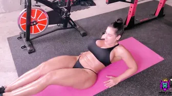 Fit Brunette With Big Tits And Huge Booty In Bikini