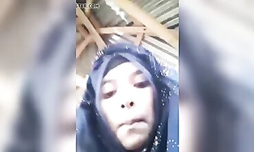 Bangladeshi Lovers Talk Dirty During Fresh Outdoor Sex