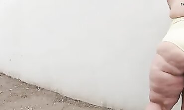 Princess Elder: Plus-Size MILF's Phat Ass Gets One Yellow Lump