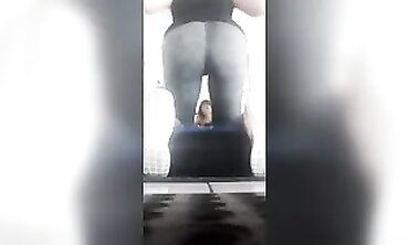 Nineteen-Year-Old Flexing Her Big Ass in Gray Leggings at the Gym
