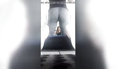 Nineteen-Year-Old Flexing Her Big Ass in Gray Leggings at the Gym