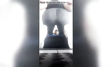 Nineteen-Year-Old Flexing Her Big Ass in Gray Leggings at the Gym
