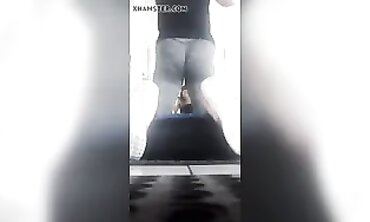 Nineteen-Year-Old Flexing Her Big Ass in Gray Leggings at the Gym