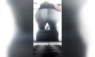 Nineteen-Year-Old Flexing Her Big Ass in Gray Leggings at the Gym