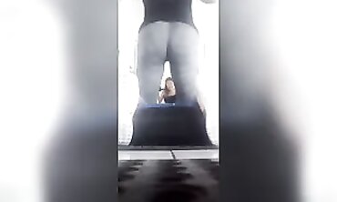 Nineteen-Year-Old Flexing Her Big Ass in Gray Leggings at the Gym