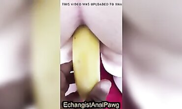 Mature MILF Stretches Her Ass With A Huge Banana