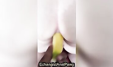 Mature MILF Stretches Her Ass With A Huge Banana