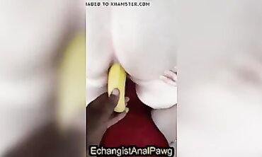 Mature MILF Stretches Her Ass With A Huge Banana