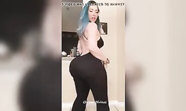 Stunning White PAWG in Lingerie and Cosplay