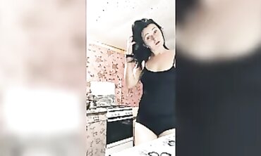 VikkiSexy Russian Milf Loves to Dance
