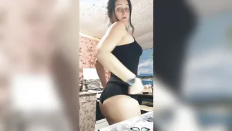 VikkiSexy Russian Milf Loves to Dance