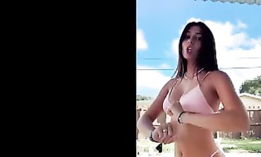 Azarias Shows Off Super-Sexy Figure in Bikini