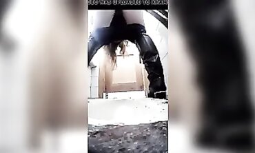College Amateur With Big Ass Pissing
