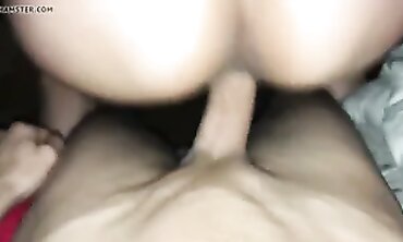 Je me baise comme une chienne sur sa bite