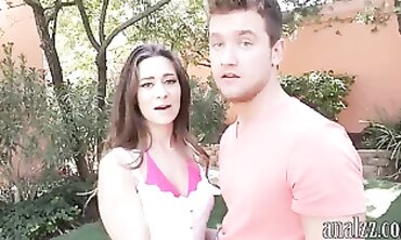 Sexy Girlfriend Gets Pounded in Her Bouncy Booty