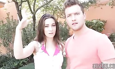 Sexy Girlfriend Gets Pounded in Her Bouncy Booty