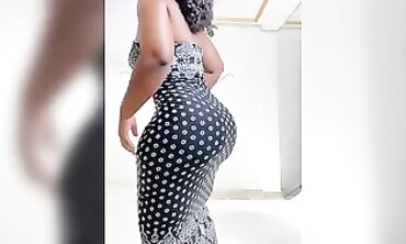 Ebony Cougar With A Massive Booty