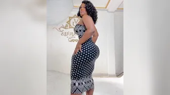 Ebony Cougar With A Massive Booty