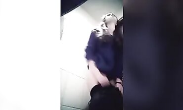 Hairy College Amateur Gets Wet