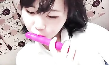 Naive Japanese College Girl Films Her First Solo Session