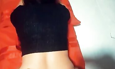 Amateur Asian Brunette Gets Wet in Hotel with Her Uncle