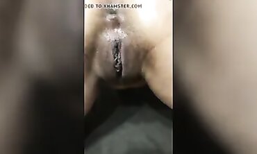 British MILF Takes a Knuckle in Amateur Fisting Scene