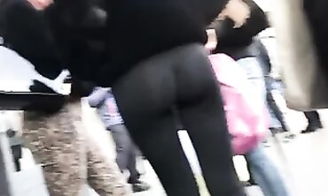 Legitimate Scum Shows Off Her Massive Donk