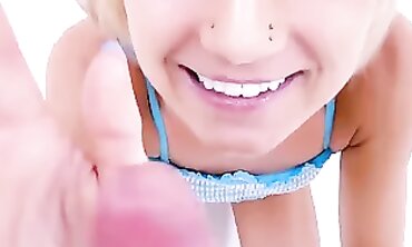 Daizha Morgann Takes a Deep Throat and Swallows the Load