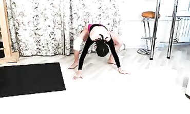 Milana Flexy Spreading Her Legs Like a Gymnast