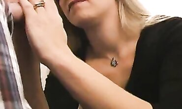 Morning Handjob and Oral Pleasure with Oral Amber