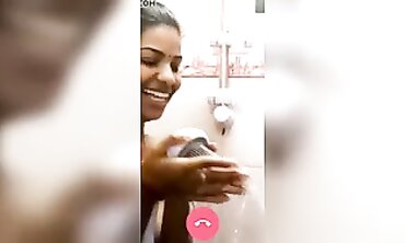 Indian College Girl Reveals Boobs On Webcam Call