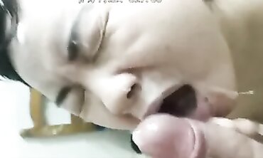 城中村现实风：娇小熟女多人性爱