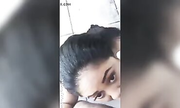 African Amateur Gives Blowjob And Gets A Facial