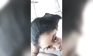 African Amateur Gives Blowjob And Gets A Facial