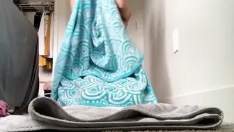 She Can't Stop Squirting During Solo Masturbation