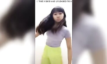 Venus Wong: College Party Ass