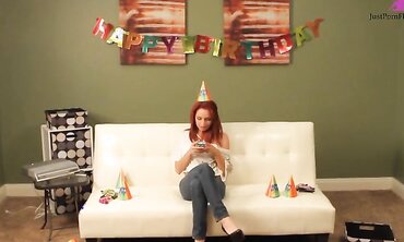 Scarlette Faye And Ashley Graham Are Lesbian And Have Red Hair