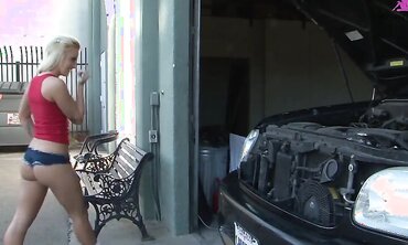 Nikki Blake And Tanner Cruz Strip And Play In A Car