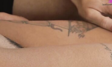 Sexy Older Lesbian Babe Eats a Younger Brunettes Pussy and She Loves Every Lick