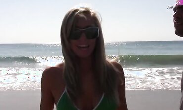 Blonde Girl Taking It in the Pussy